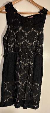 Hearts Black Floral Lace Sleeveless Sheath Dress with Button Detail